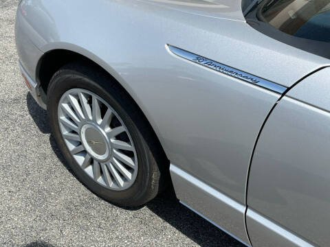 2005 Ford Thunderbird Deluxe