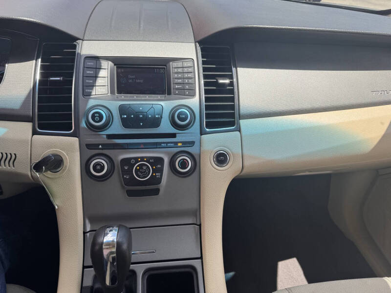 2018 Ford Taurus SE