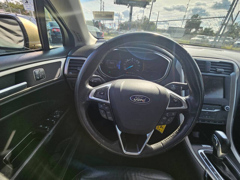 2013 Ford Fusion Hybrid SE