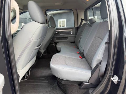 2016 RAM 1500 SLT