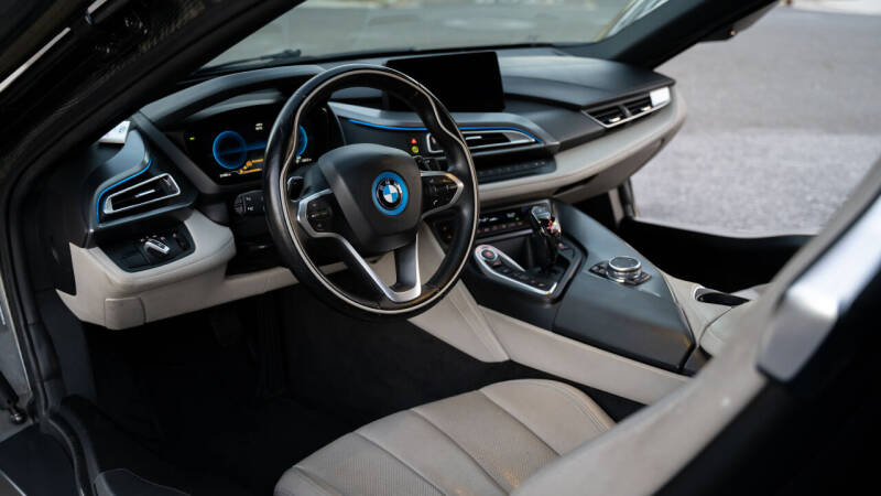 2015 BMW i8 null photo 10