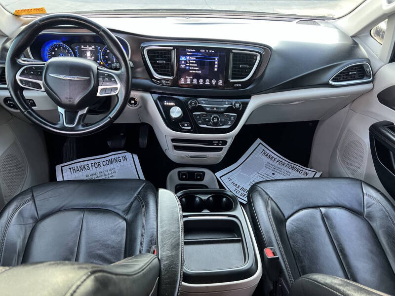 2017 Chrysler Pacifica Touring Plus