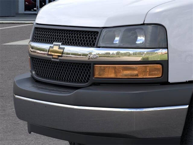 2025 Chevrolet Express 3500