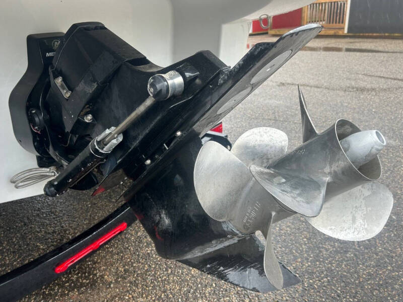 2018 Crownline E23 EC