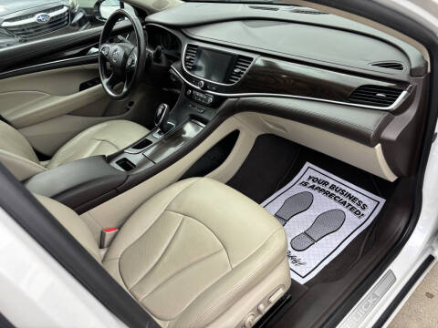 2017 Buick LaCrosse Essence