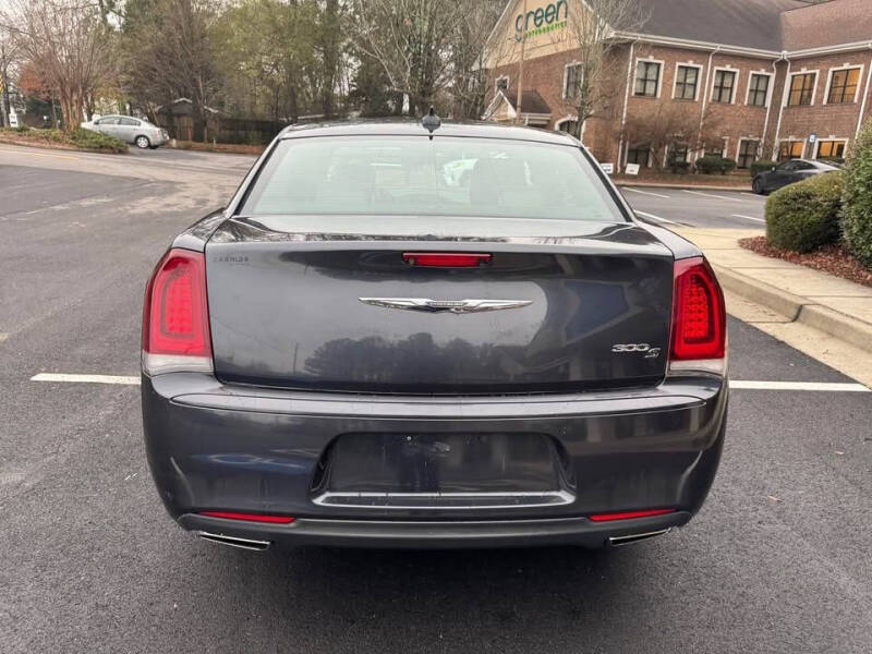 2019 Chrysler 300 S