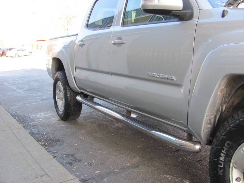 2012 Toyota Tacoma Base photo 17