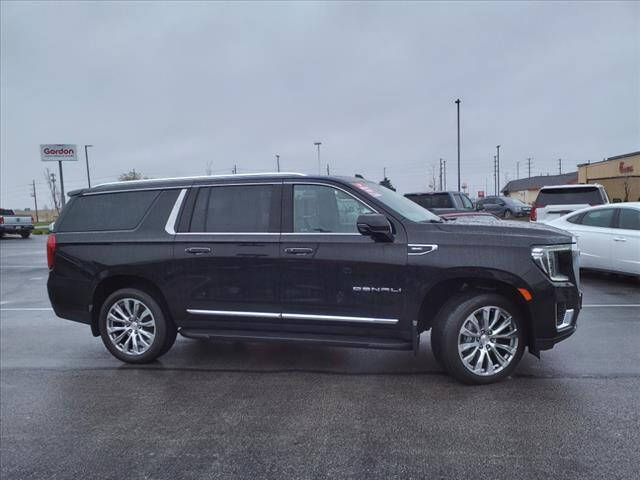 Used 2022 GMC Yukon XL Denali with VIN 1GKS2JKLXNR249896 for sale in Bourbonnais, IL