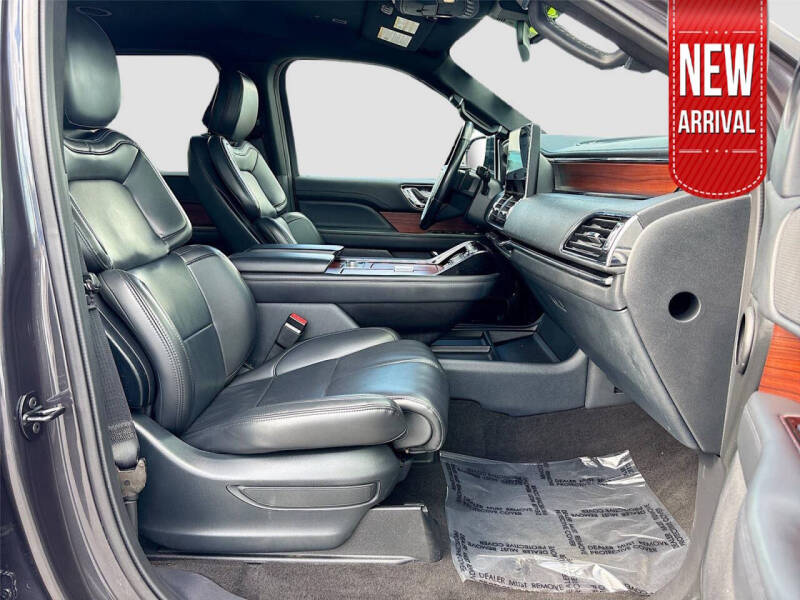 2023 Lincoln Navigator Standard