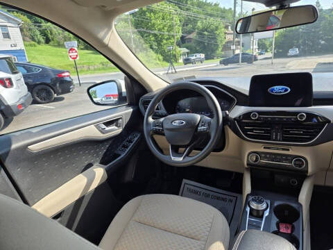 2020 Ford Escape SE