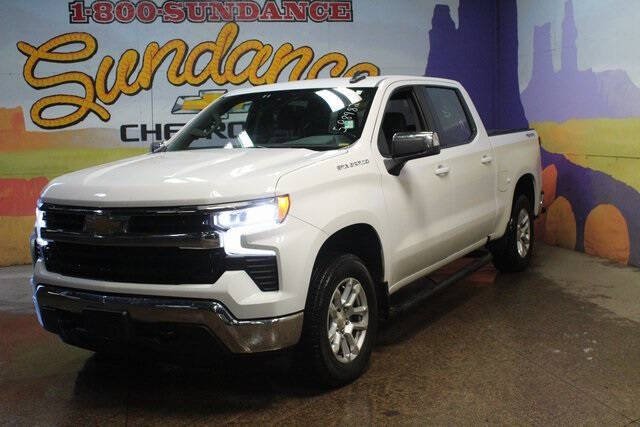 Used 2022 Chevrolet Silverado 1500 LT with VIN 1GCUDDED4NZ588982 for sale in Grand Ledge, MI