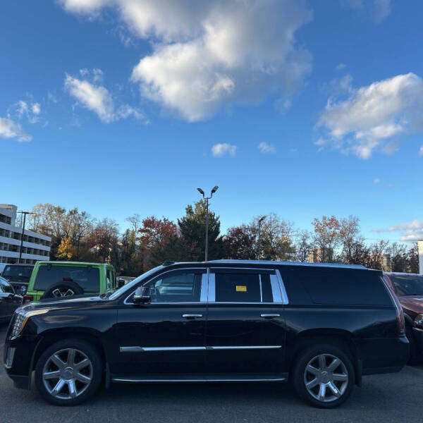 2018 Cadillac Escalade ESV Luxury