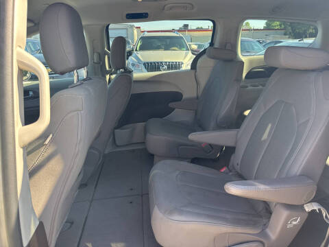 2017 Chrysler Pacifica Touring