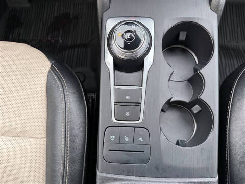 2021 Ford Escape Hybrid Titanium