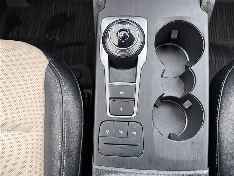 2021 Ford Escape Hybrid Titanium