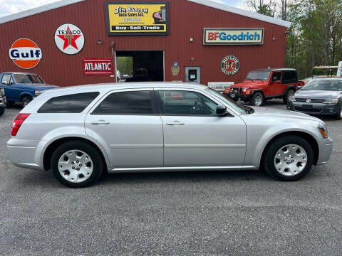2005 Dodge Magnum SE