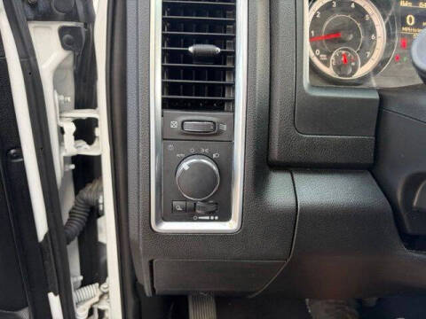 2024 RAM 1500 Classic SLT