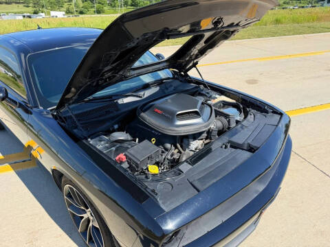 2016 Dodge Challenger 392 HEMI Scat Pack Shaker
