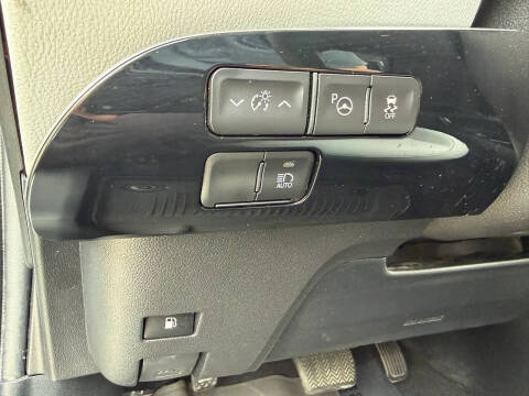 2021 Toyota Prius XLE