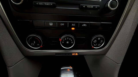 2014 Volkswagen Passat 1.8T S PZEV