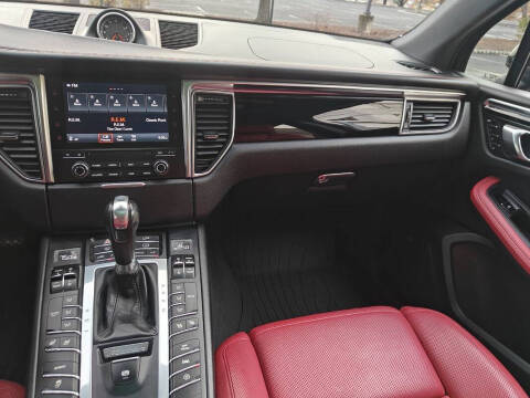 2018 Porsche Macan S