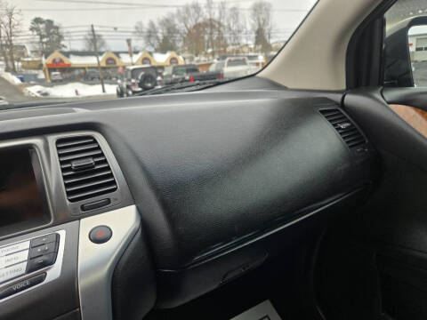 2011 Nissan Murano LE