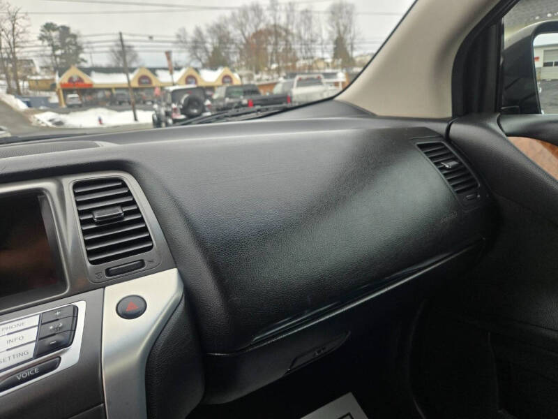 2011 Nissan Murano LE