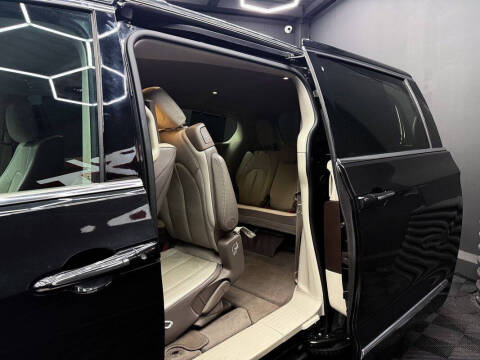 2017 Chrysler Pacifica Touring-L Plus