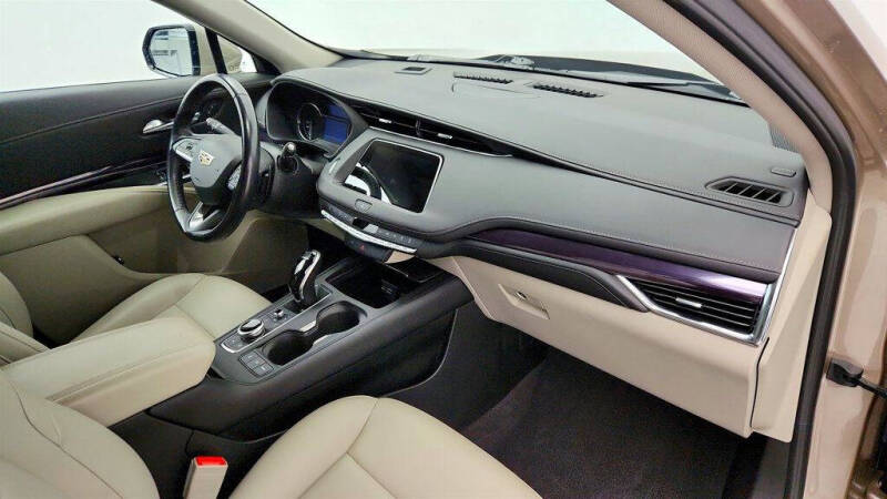 2022 Cadillac XT4 Luxury