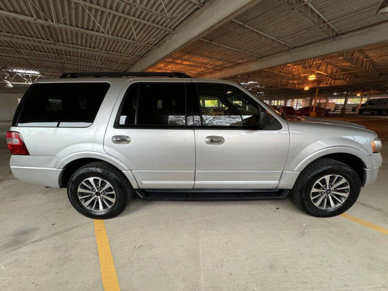 2017 Ford Expedition XLT photo 15