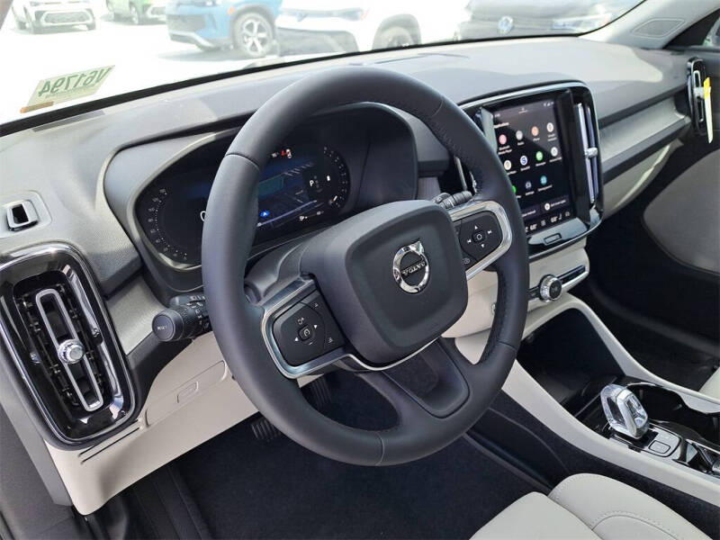 2026 Volvo XC40 B5 Plus