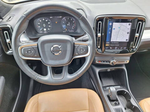 2019 Volvo XC40 T5 Momentum