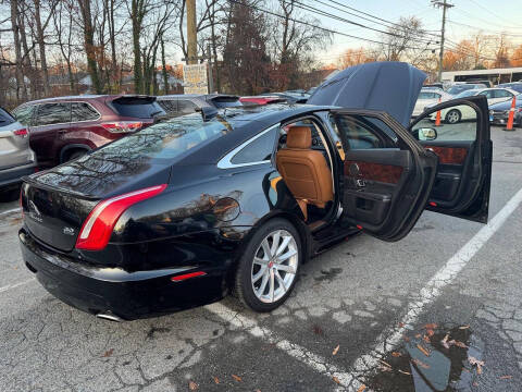 2016 Jaguar XJ R-Sport