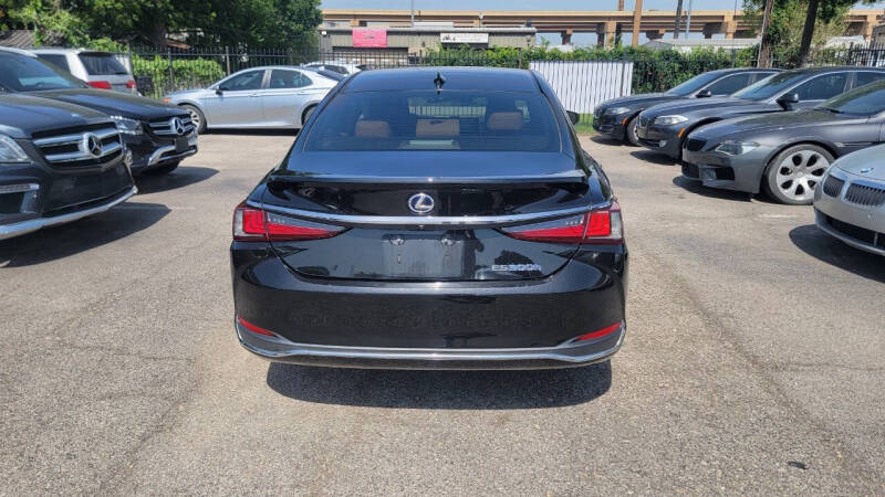 2019 Lexus ES 300h