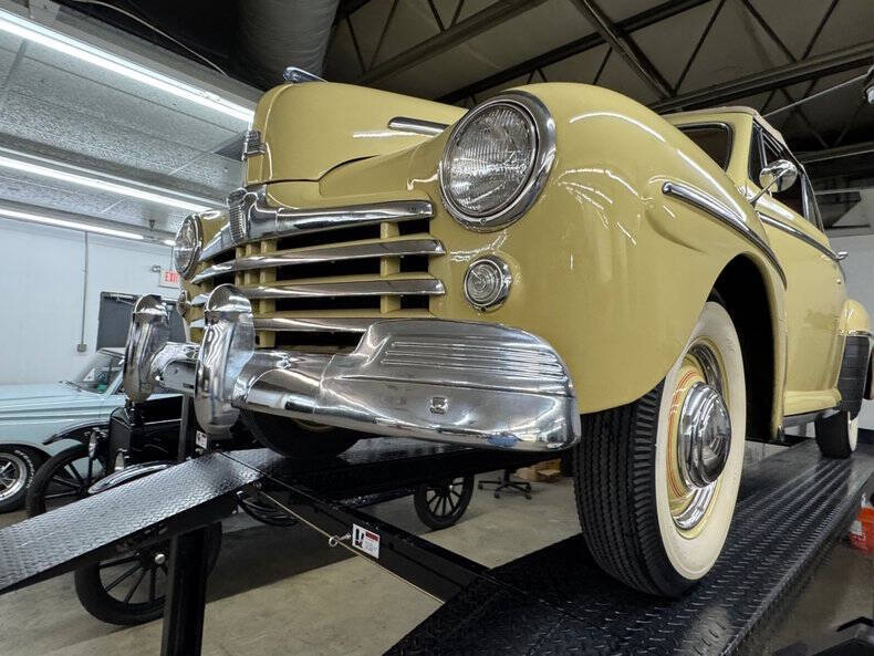 1947 Ford Super Deluxe