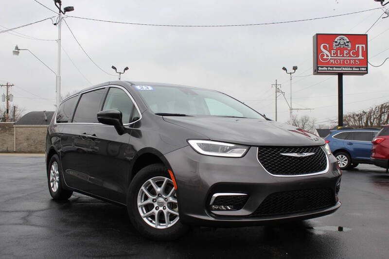 2023 Chrysler Pacifica Touring L