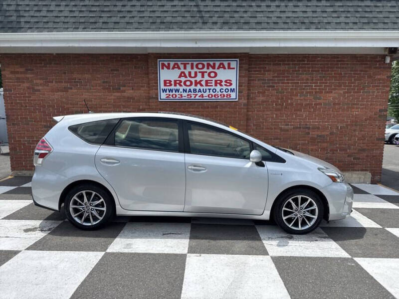 2015 Toyota Prius v Five