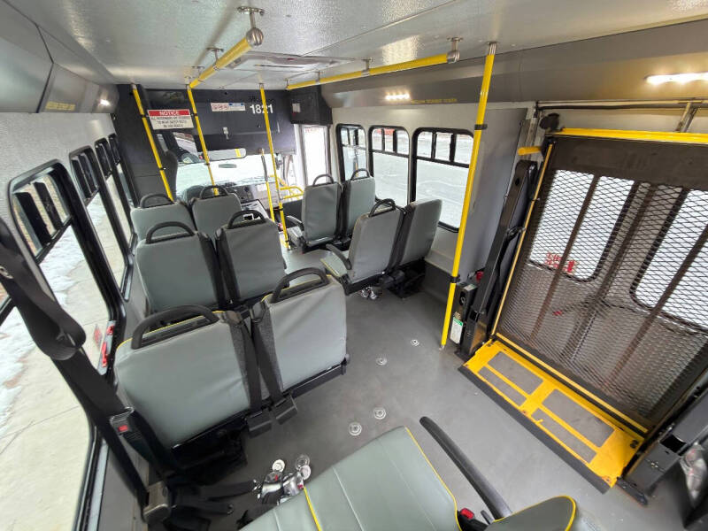 2018 Ford 12 pass- Shuttle Bus