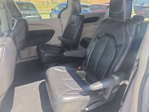 2023 Chrysler Pacifica Touring L