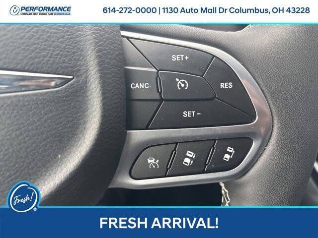 2025 Chrysler Pacifica Plug-In Hybrid Select