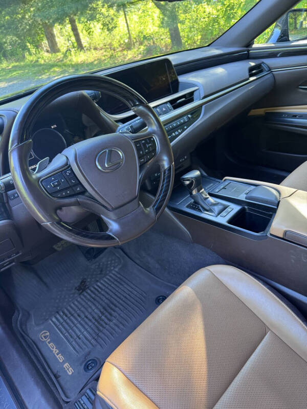 2021 Lexus ES 300h