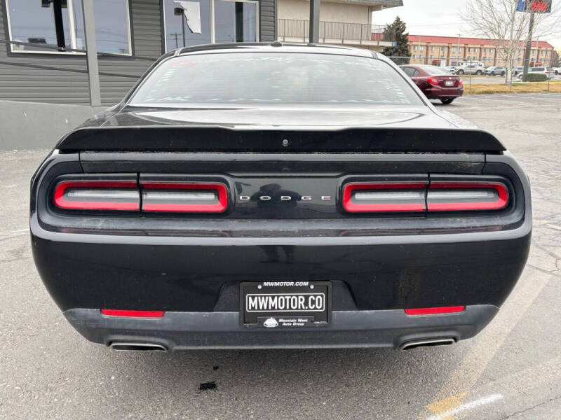 2019 Dodge Challenger SXT