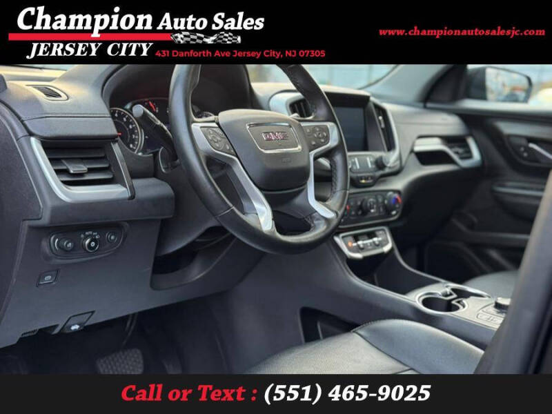 2023 GMC Terrain SLT