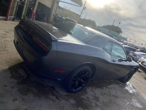 2019 Dodge Challenger SXT