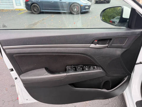 2018 Hyundai Elantra