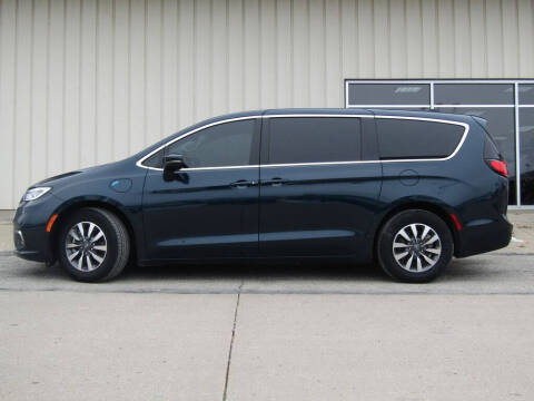 2023 Chrysler Pacifica Plug-In Hybrid Touring L