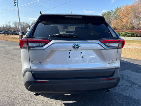 2024 Toyota RAV4 Hybrid XLE