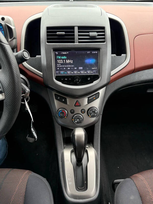 2016 Chevrolet Sonic LT Auto