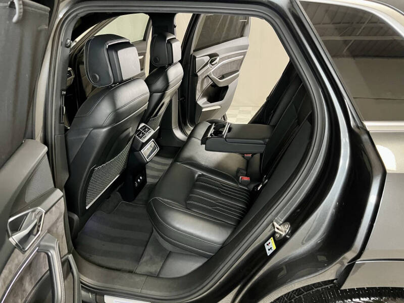 2019 Audi e-tron quattro Prestige