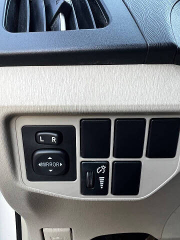 2013 Toyota Prius Three